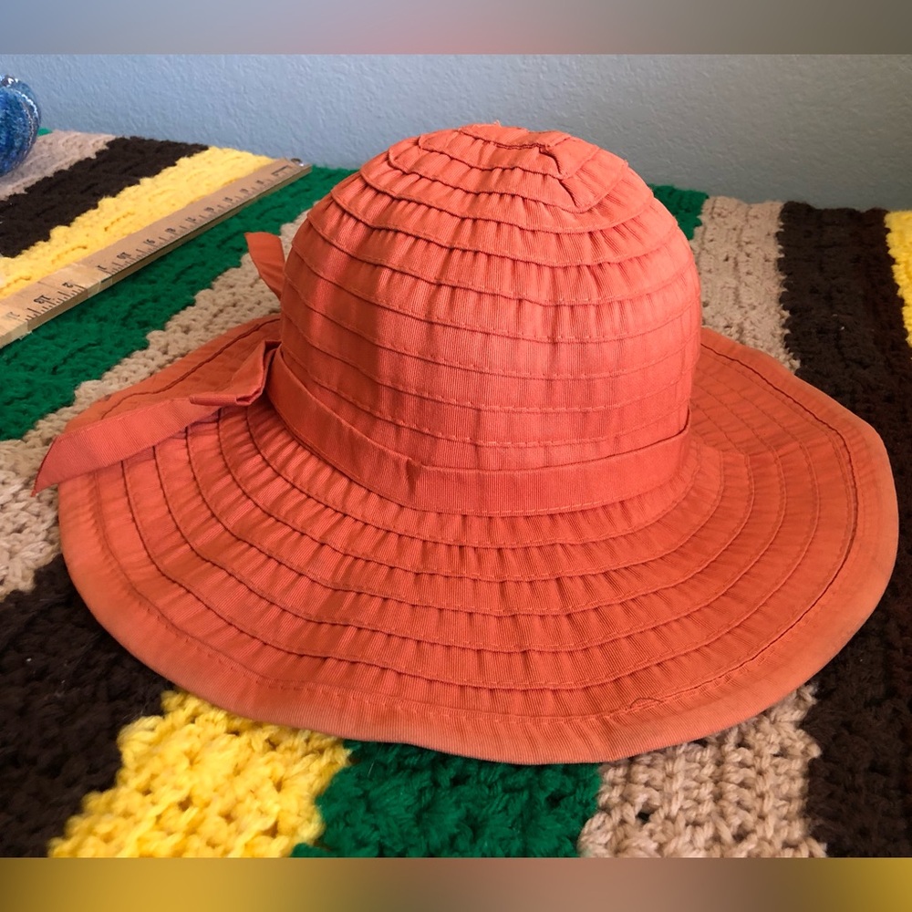 vtg orange summer hat fits snug
